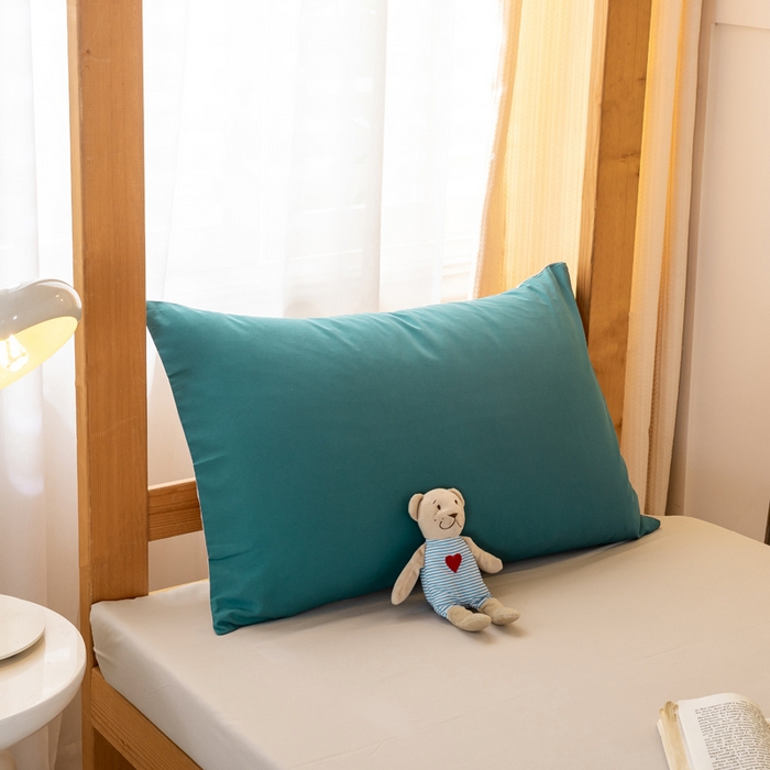 91家纺网 家纺一手货源 找家纺 芷凡家纺 2024新款水洗磨毛纯色双拼学生三件套四件套 时尚绿+杏色