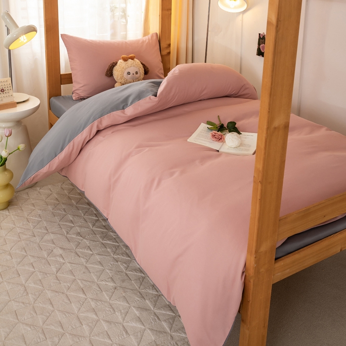 91家纺网 家纺一手货源 找家纺 芷凡家纺 2024新款水洗磨毛纯色双拼学生三件套四件套 红豆沙+中灰