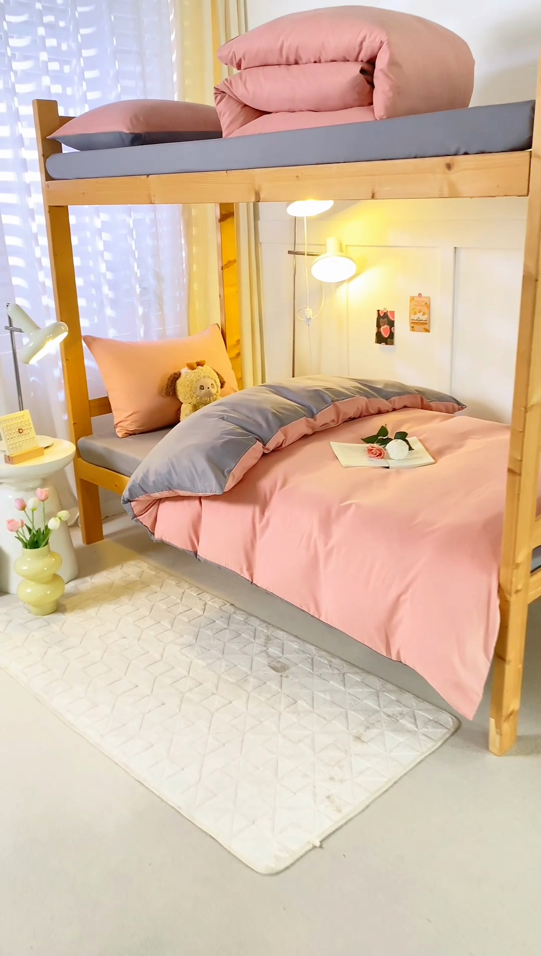 91家纺网 家纺一手货源 找家纺 芷凡家纺 2024新款水洗磨毛纯色双拼学生三件套四件套 红豆沙+中灰