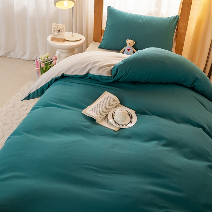 91家纺网 家纺一手货源 找家纺 芷凡家纺 2024新款水洗磨毛纯色双拼学生三件套四件套 时尚绿+杏色