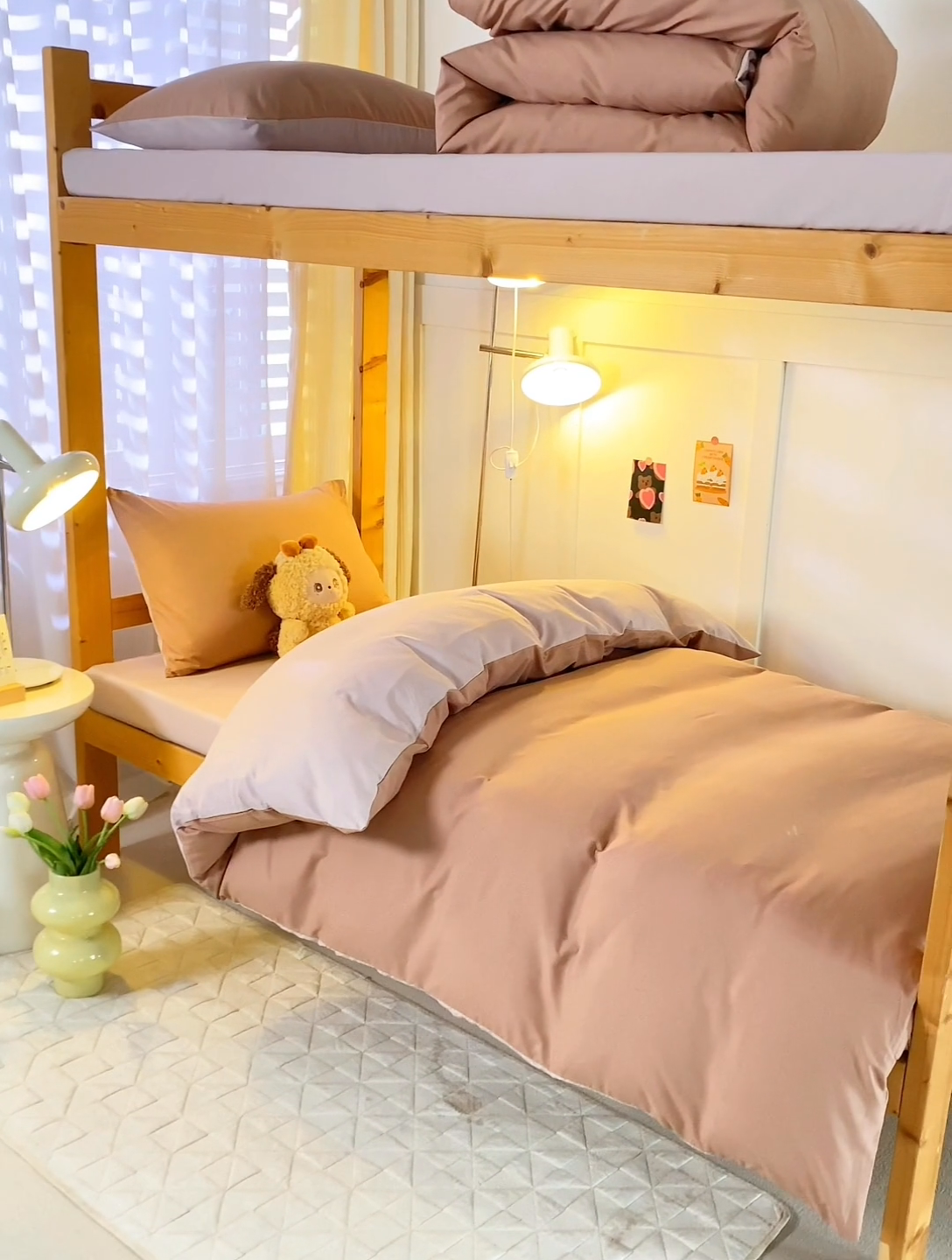 91家纺网 家纺一手货源 找家纺 芷凡家纺 2024新款水洗磨毛纯色双拼学生三件套四件套 红咖+玫瑰金