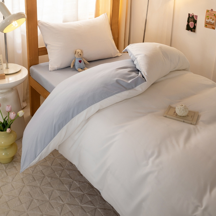 91家纺网 家纺一手货源 找家纺 芷凡家纺 2024新款水洗磨毛纯色双拼学生三件套四件套 普白+银灰