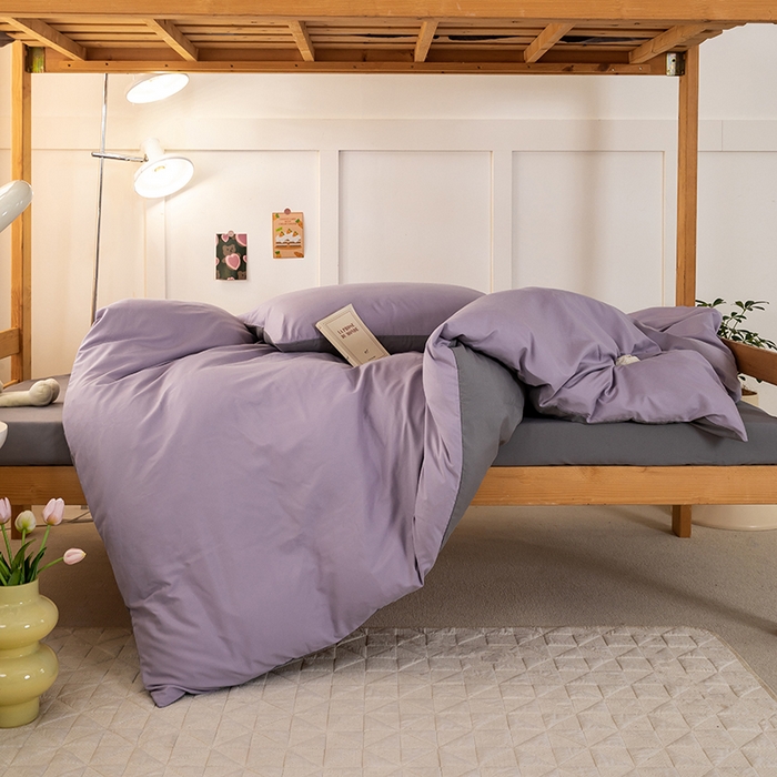 91家纺网 家纺一手货源 找家纺 芷凡家纺 2024新款水洗磨毛纯色双拼学生三件套四件套 烟紫+中灰