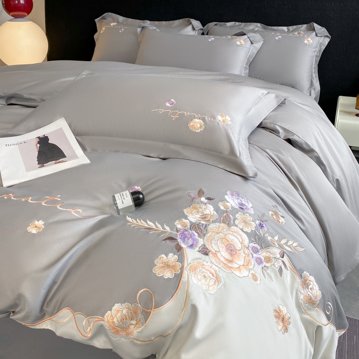 91家纺网 家纺一手货源 找家纺 桃园 2025新款纯棉全棉长绒棉刺绣绣花四件套-梦境（高端礼盒） 梦境-迷雾灰