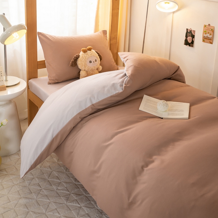 91家纺网 家纺一手货源 找家纺 芷凡家纺 2024新款水洗磨毛纯色双拼学生三件套四件套 红咖+玫瑰金