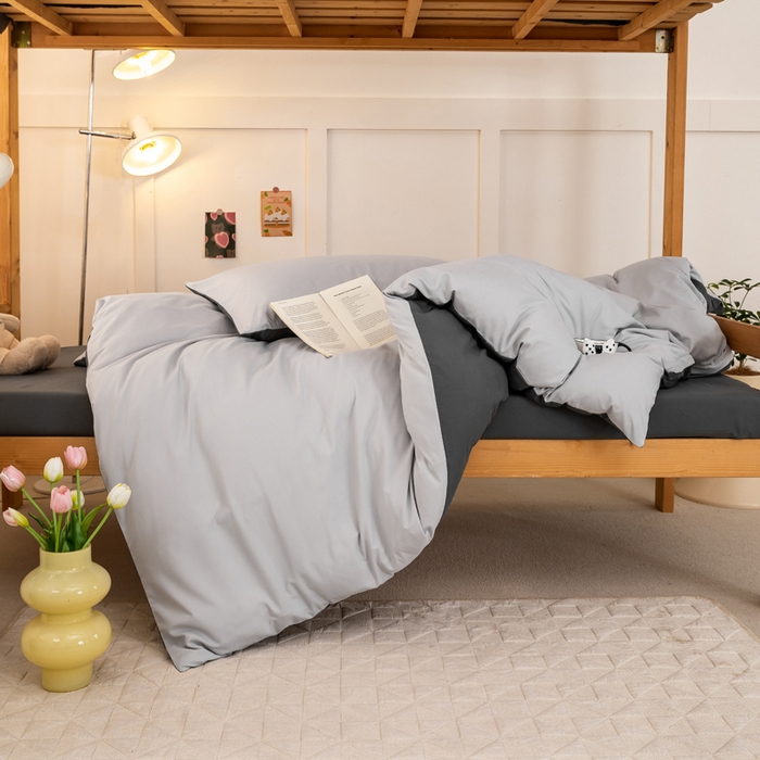 91家纺网 家纺一手货源 找家纺 芷凡家纺 2024新款水洗磨毛纯色双拼学生三件套四件套 灰白+中灰