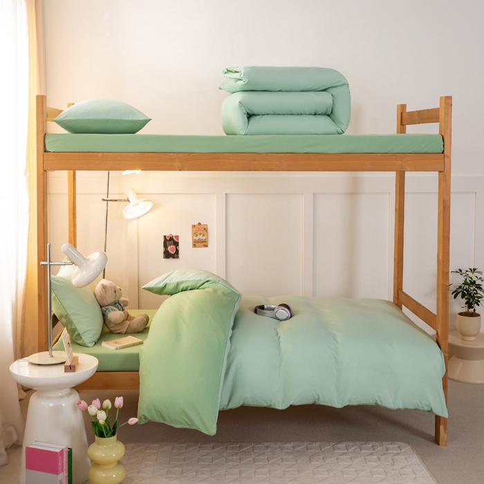 91家纺网 家纺一手货源 找家纺 芷凡家纺 2024新款水洗磨毛纯色双拼学生三件套四件套 浅绿+草绿