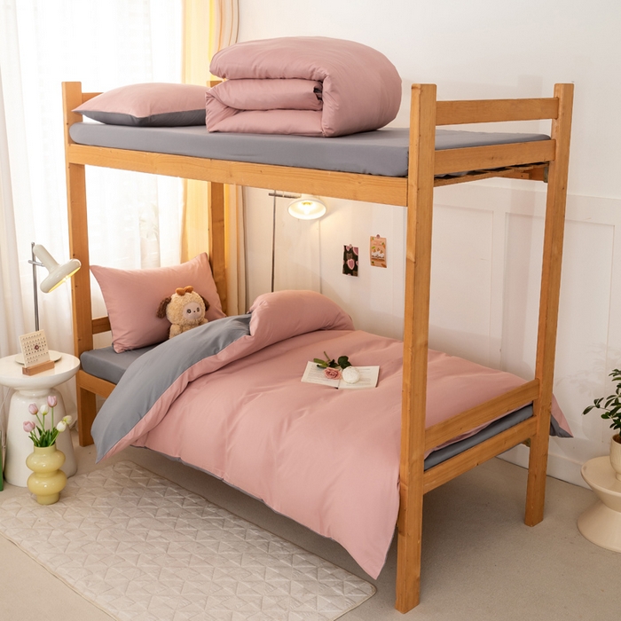 91家纺网 家纺一手货源 找家纺 芷凡家纺 2024新款水洗磨毛纯色双拼学生三件套四件套 红豆沙+中灰