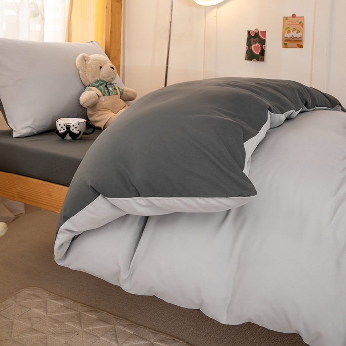 91家纺网 家纺一手货源 找家纺 芷凡家纺 2024新款水洗磨毛纯色双拼学生三件套四件套 灰白+中灰