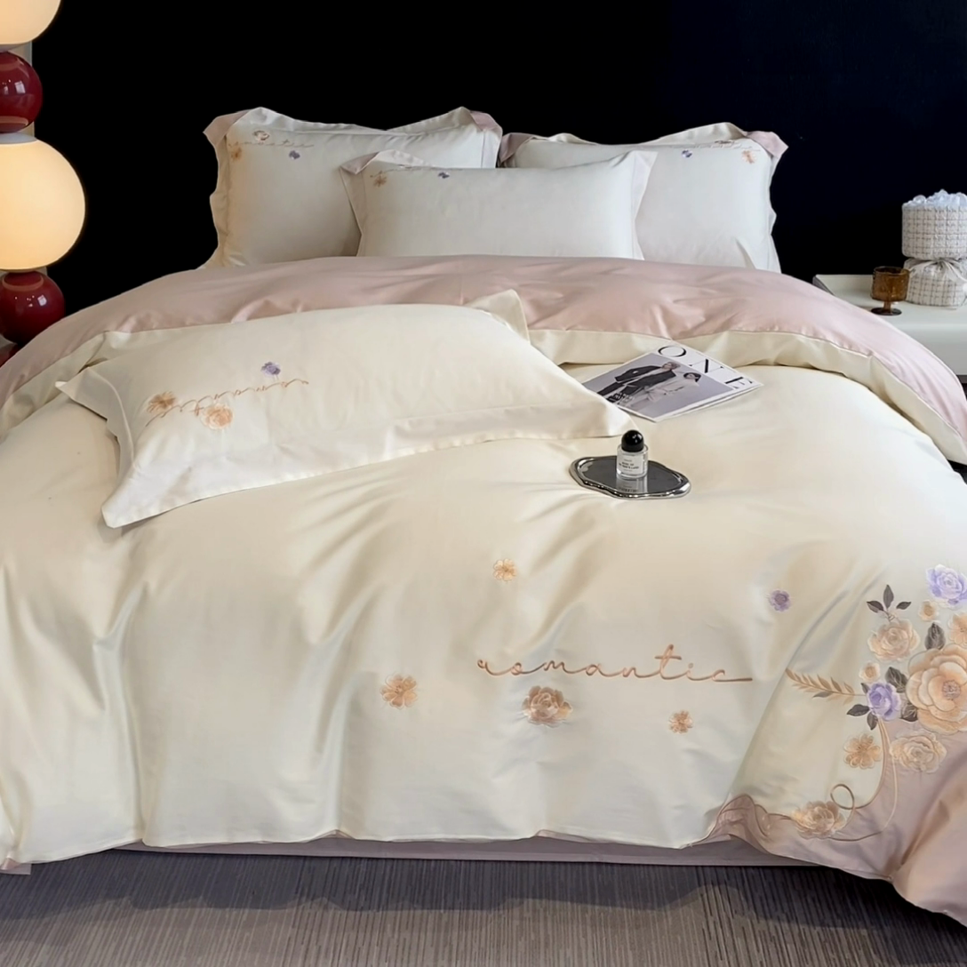 91家纺网 家纺一手货源 找家纺 桃园 2025新款纯棉全棉长绒棉刺绣绣花四件套-梦境（高端礼盒） 梦境-奶昔白