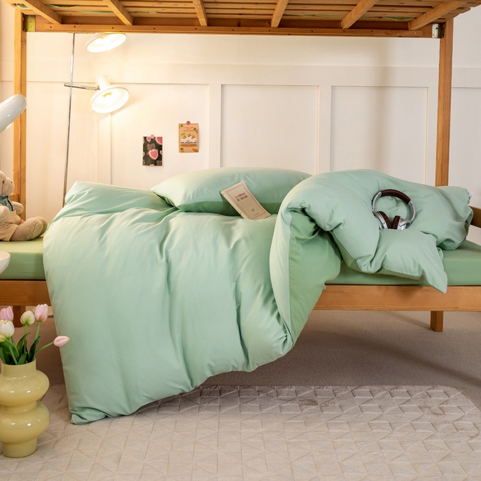 91家纺网 家纺一手货源 找家纺 芷凡家纺 2024新款水洗磨毛纯色双拼学生三件套四件套 浅绿+草绿