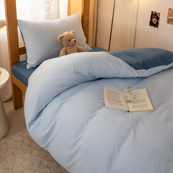 91家纺网 家纺一手货源 找家纺 芷凡家纺 2024新款水洗磨毛纯色双拼学生三件套四件套 天蓝+海蓝