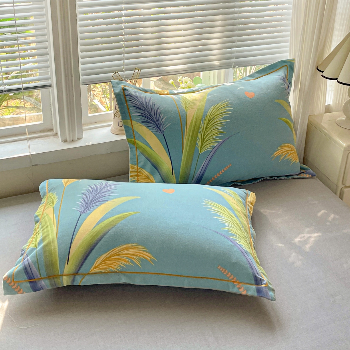 91家纺网 家纺一手货源 找家纺 纽缦家纺 2025新款全棉纯棉磨毛印花单品枕套 枕套单件 风吹麦浪蓝