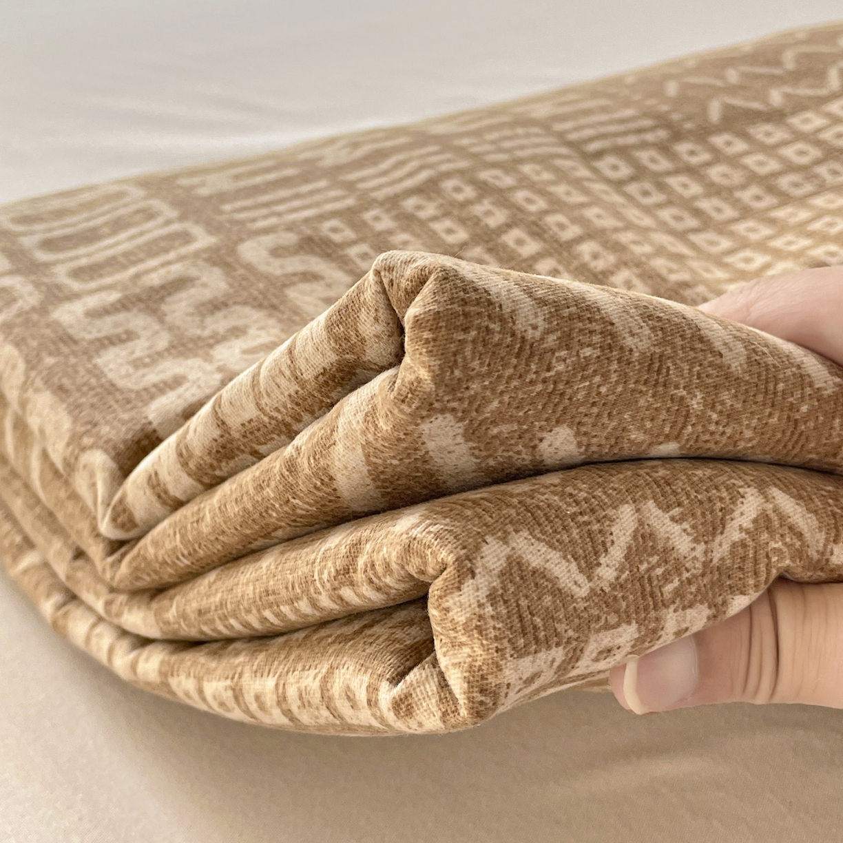 91家纺网 家纺一手货源 找家纺 纽缦家纺 2025新款全棉纯棉磨毛印花单品枕套 枕套单件 罗卡尼亚咖