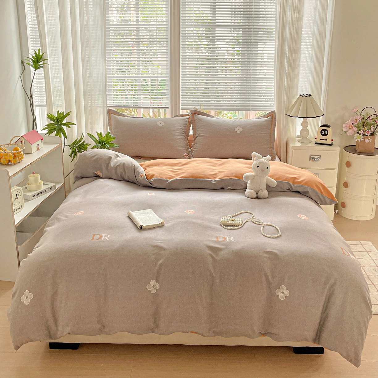 91家纺网 家纺一手货源 找家纺 纽缦家纺 2025新款全棉纯棉磨毛印花单被套 被套单件 迪诺之旅灰