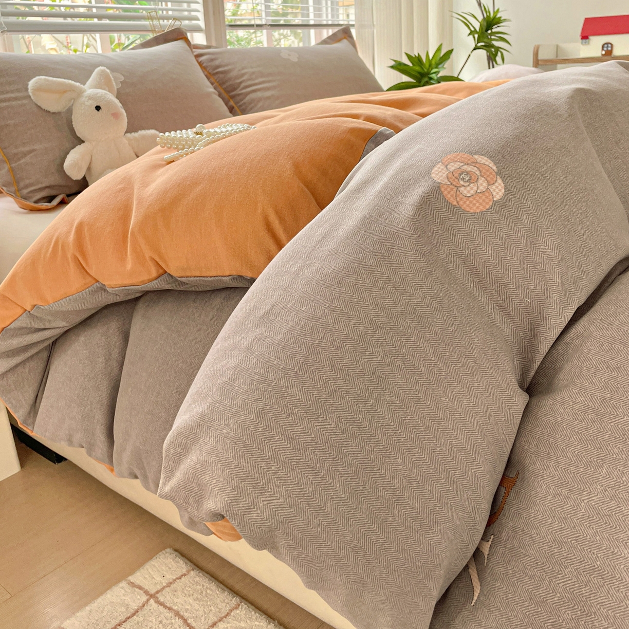 91家纺网 家纺一手货源 找家纺 纽缦家纺 2025新款全棉纯棉磨毛印花单被套 被套单件 迪诺之旅灰