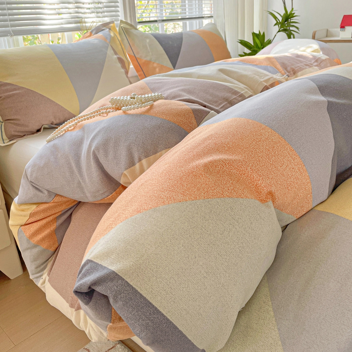 91家纺网 家纺一手货源 找家纺 纽缦家纺 2025新款全棉纯棉磨毛印花单被套 被套单件 几何神话桔