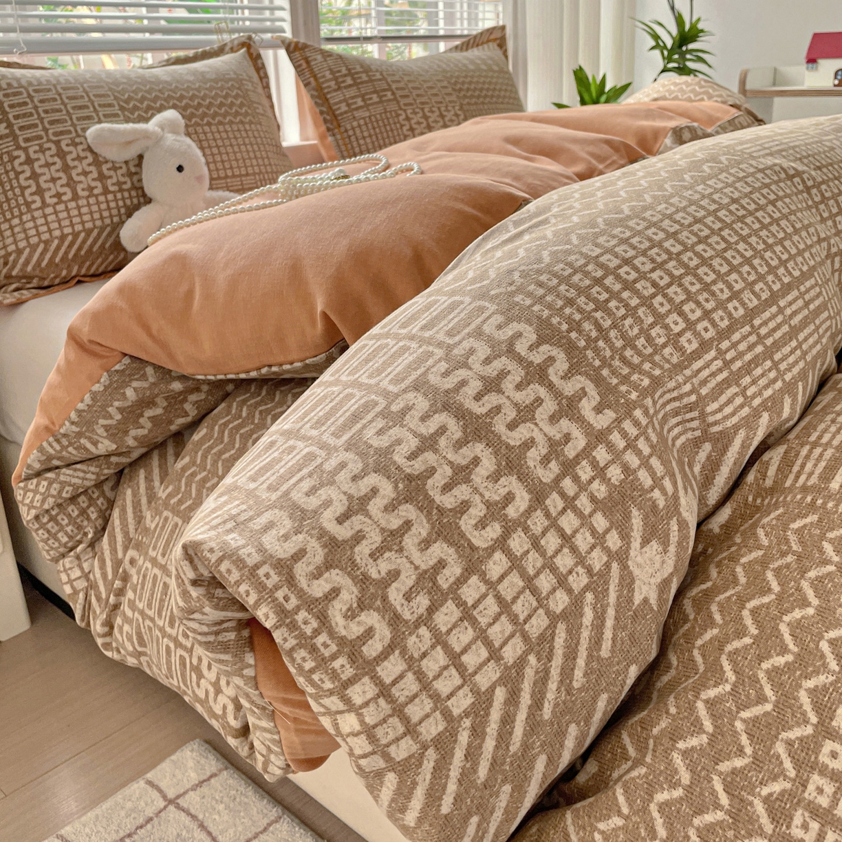 91家纺网 家纺一手货源 找家纺 纽缦家纺 2025新款全棉纯棉磨毛印花单被套 被套单件 罗卡尼亚咖