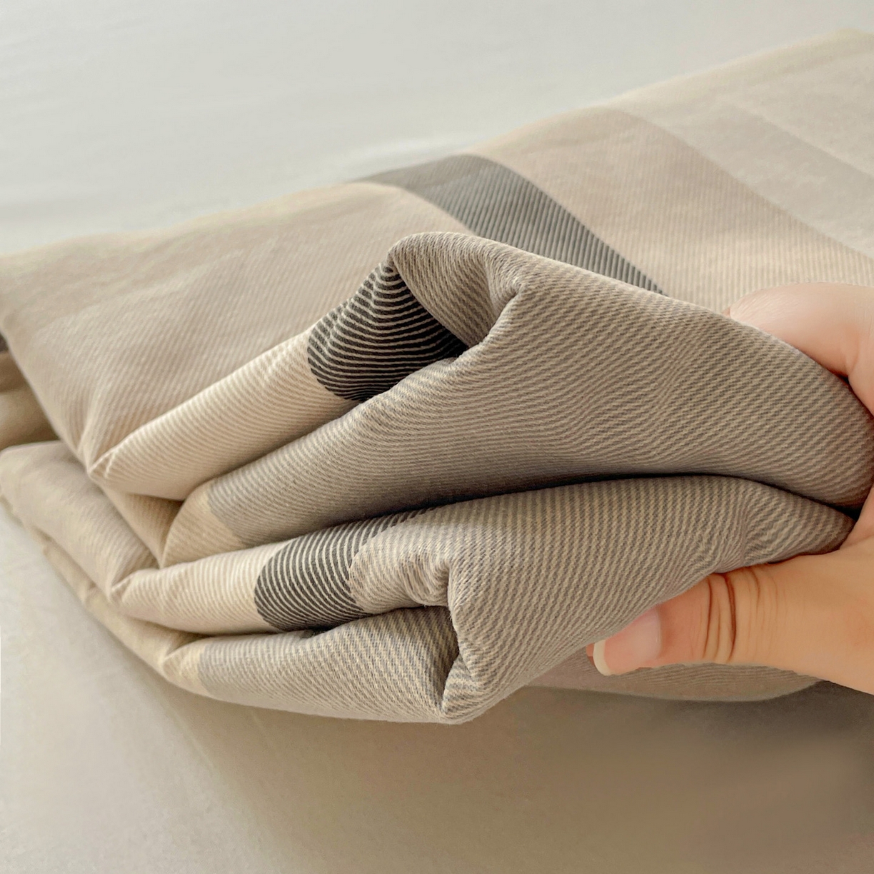 91家纺网 家纺一手货源 找家纺 纽缦家纺 2025新款全棉纯棉磨毛印花单被套 被套单件 曼迪咖