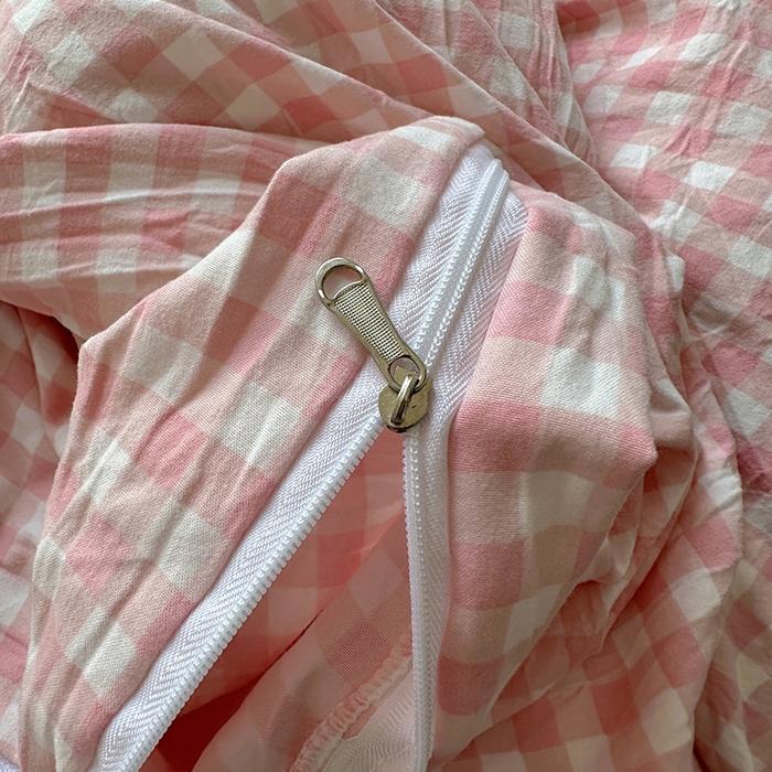 91家纺网 家纺一手货源 找家纺 冕悠家纺 2025新款少女心超柔加厚混搭格子水洗棉四件套（加微信提供买家秀 ） 粉格+紫点