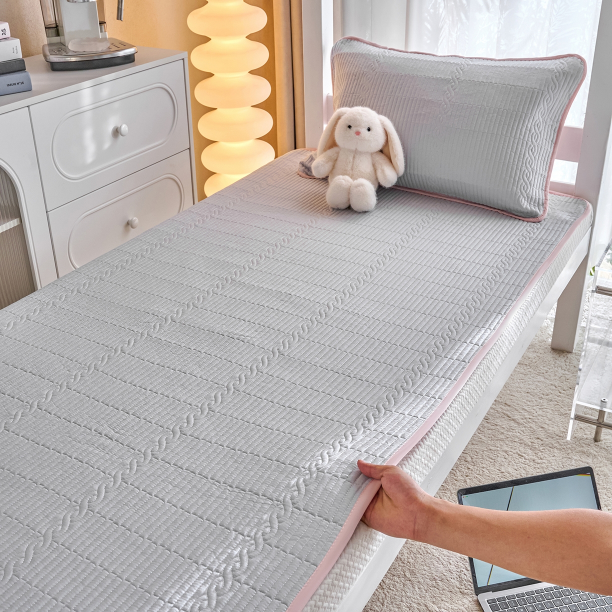 91家纺网 家纺一手货源 找家纺 （总）X猫先生 2025新款全棉学生床盖纯色夹棉床单床护垫少女风撞色-糖果系列