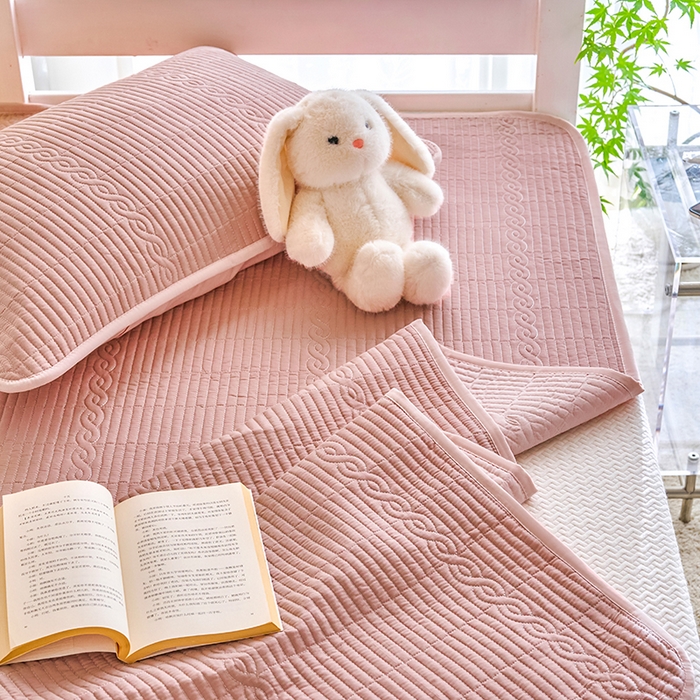 91家纺网 家纺一手货源 找家纺 X猫先生 2025新款全棉学生床盖纯色夹棉床单床护垫少女风撞色-糖果系列 糖果-豆沙粉