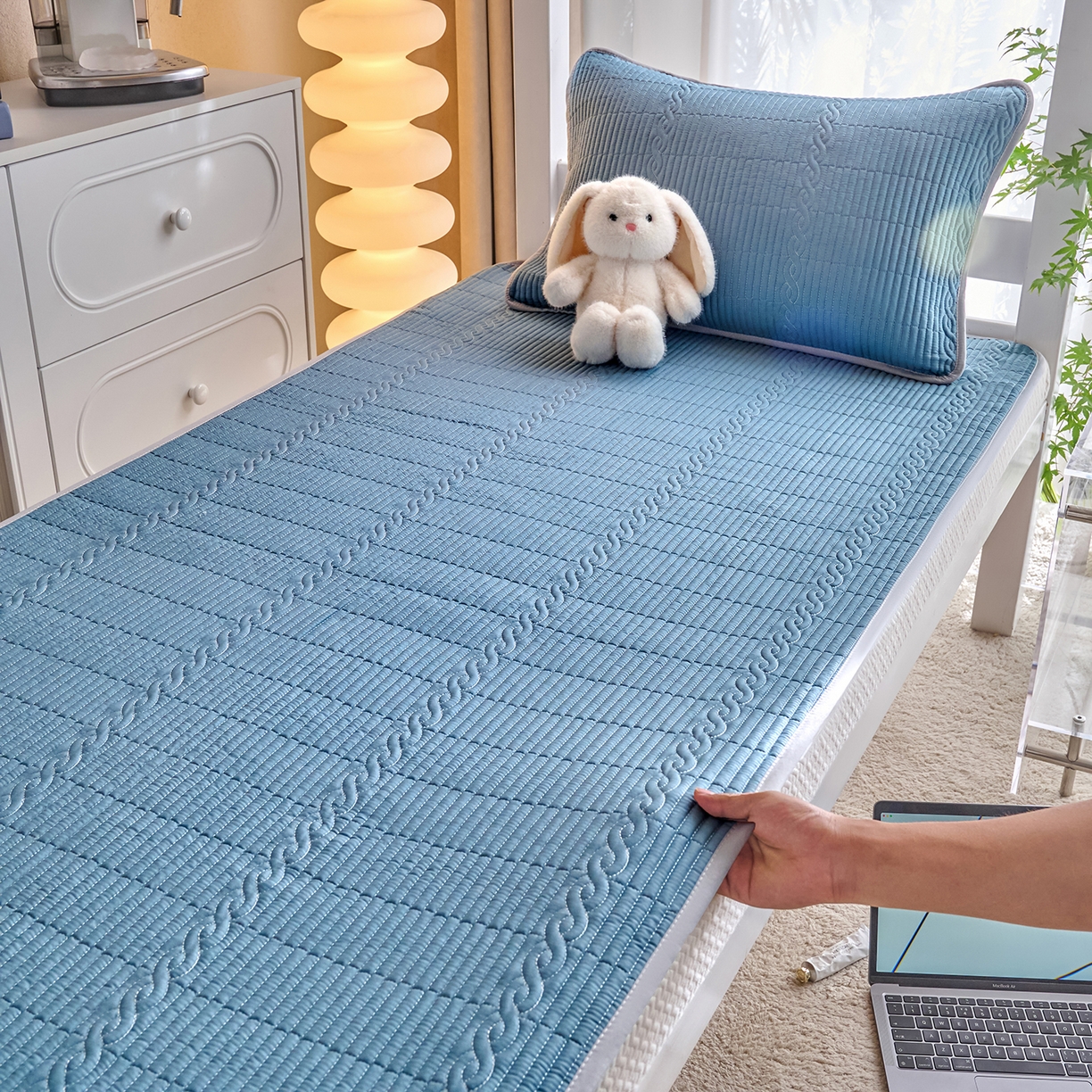 91家纺网 家纺一手货源 找家纺 （总）X猫先生 2025新款全棉学生床盖纯色夹棉床单床护垫少女风撞色-糖果系列