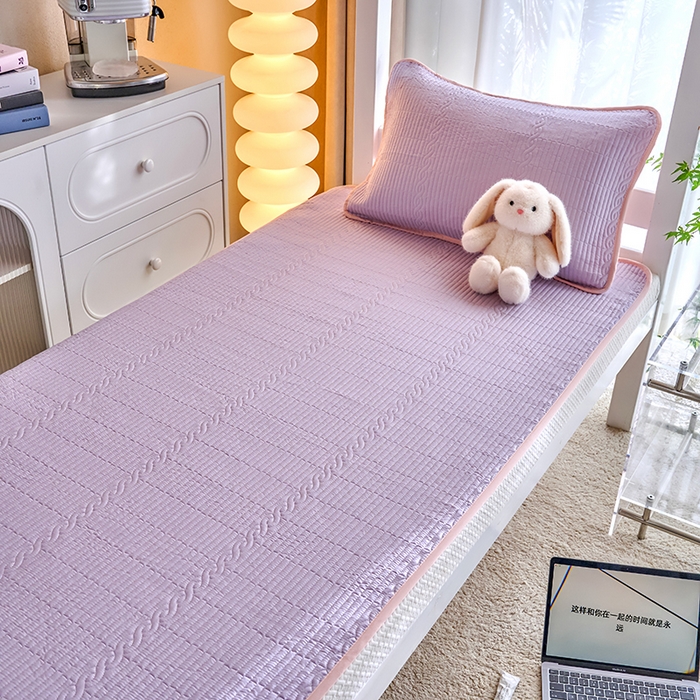91家纺网 家纺一手货源 找家纺 X猫先生 2025新款全棉学生床盖纯色夹棉床单床护垫少女风撞色-糖果系列 糖果-丁香紫