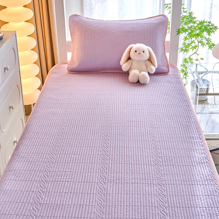 91家纺网 家纺一手货源 找家纺 X猫先生 2025新款全棉学生床盖纯色夹棉床单床护垫少女风撞色-糖果系列 糖果-丁香紫