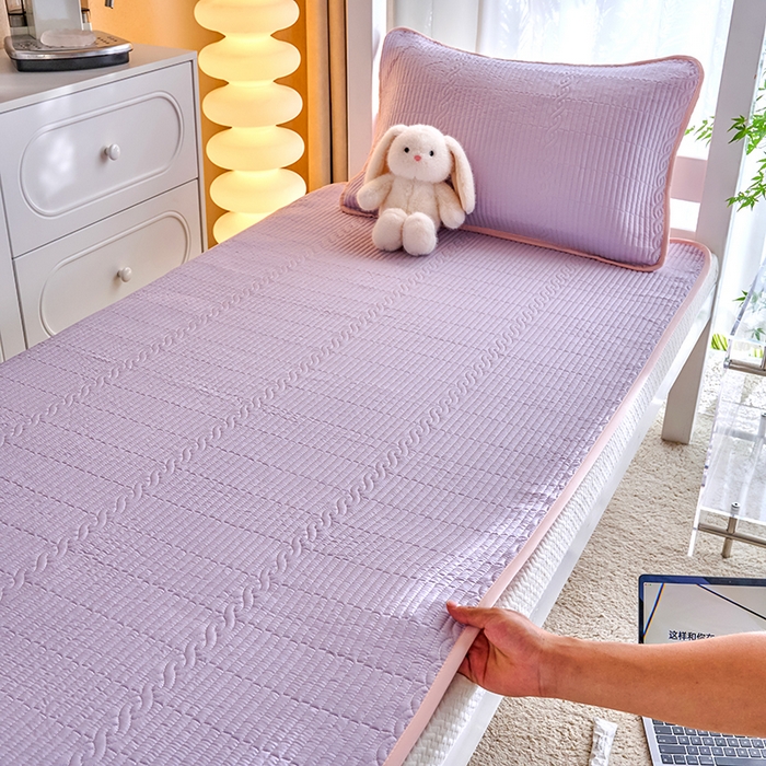 91家纺网 家纺一手货源 找家纺 X猫先生 2025新款全棉学生床盖纯色夹棉床单床护垫少女风撞色-糖果系列 糖果-丁香紫