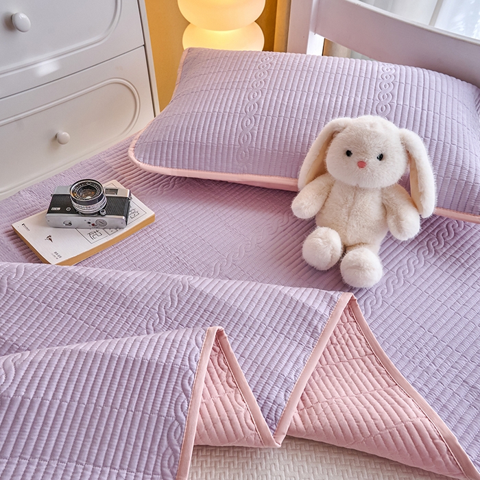 91家纺网 家纺一手货源 找家纺 X猫先生 2025新款全棉学生床盖纯色夹棉床单床护垫少女风撞色-糖果系列 糖果-丁香紫