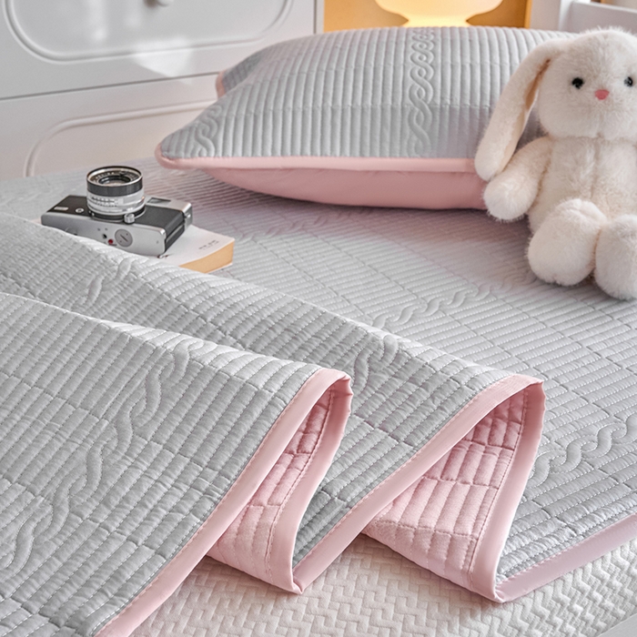 91家纺网 家纺一手货源 找家纺 X猫先生 2025新款全棉学生床盖纯色夹棉床单床护垫少女风撞色-糖果系列 糖果-梧桐灰