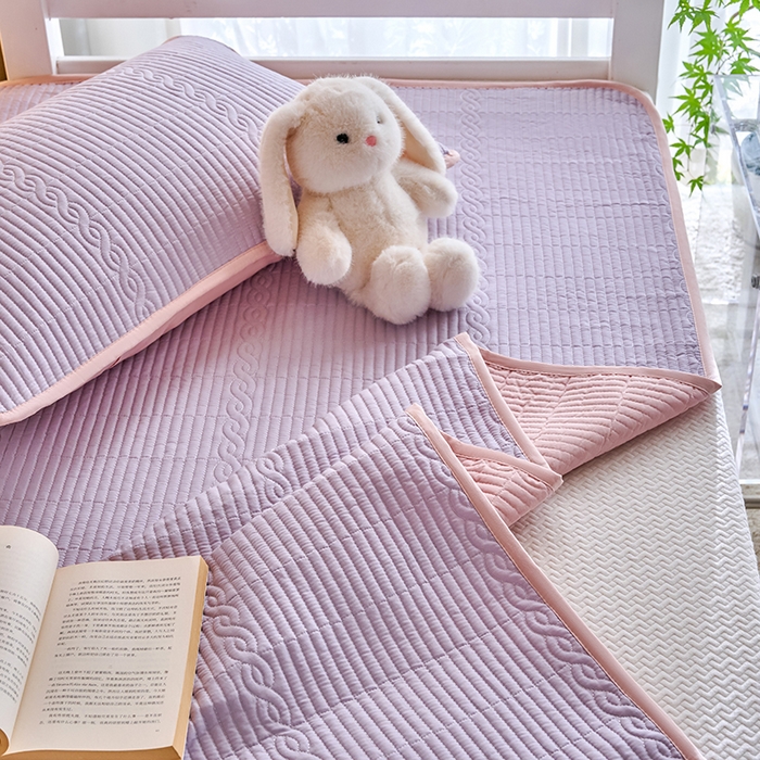 91家纺网 家纺一手货源 找家纺 X猫先生 2025新款全棉学生床盖纯色夹棉床单床护垫少女风撞色-糖果系列 糖果-丁香紫