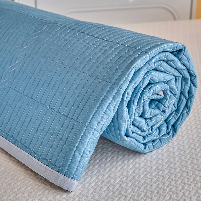 91家纺网 家纺一手货源 找家纺 X猫先生 2025新款全棉学生床盖纯色夹棉床单床护垫少女风撞色-糖果系列 糖果-天青蓝