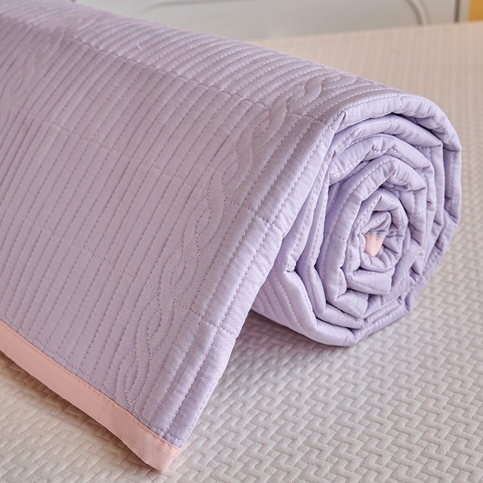 91家纺网 家纺一手货源 找家纺 X猫先生 2025新款全棉学生床盖纯色夹棉床单床护垫少女风撞色-糖果系列 糖果-丁香紫