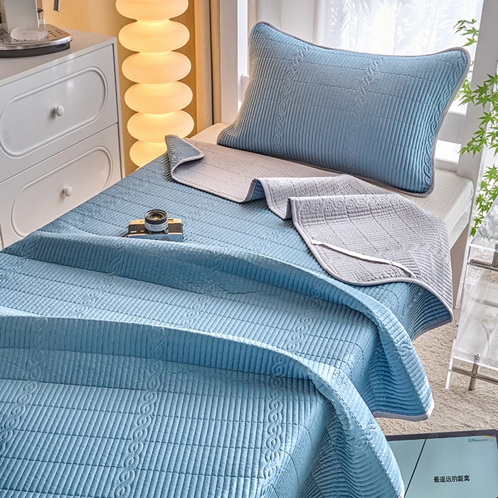 91家纺网 家纺一手货源 找家纺 X猫先生 2025新款全棉学生床盖纯色夹棉床单床护垫少女风撞色-糖果系列 糖果-天青蓝