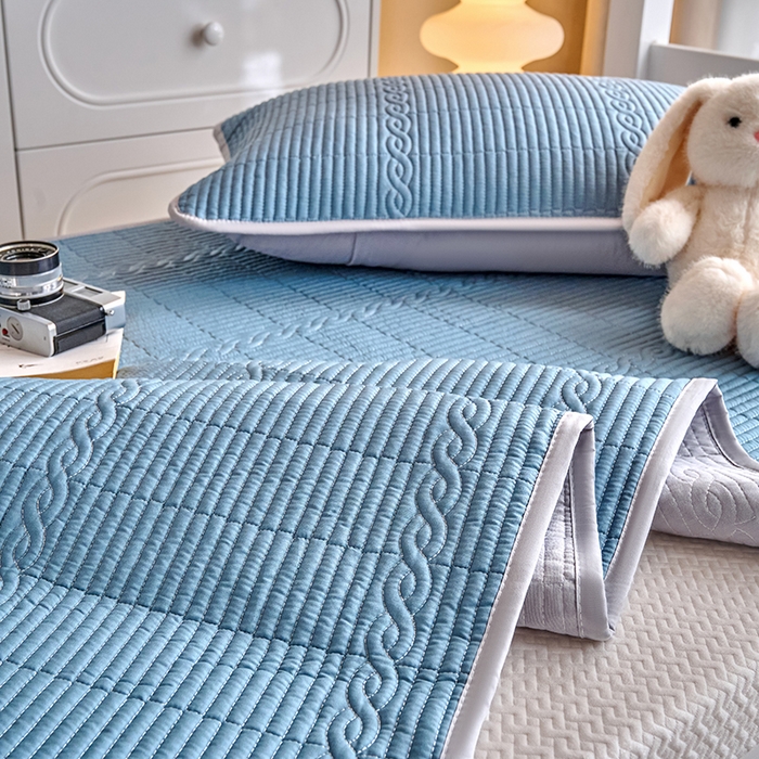 91家纺网 家纺一手货源 找家纺 X猫先生 2025新款全棉学生床盖纯色夹棉床单床护垫少女风撞色-糖果系列 糖果-天青蓝