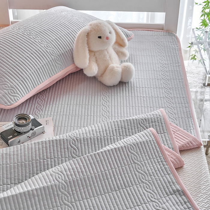 91家纺网 家纺一手货源 找家纺 X猫先生 2025新款全棉学生床盖纯色夹棉床单床护垫少女风撞色-糖果系列 糖果-梧桐灰