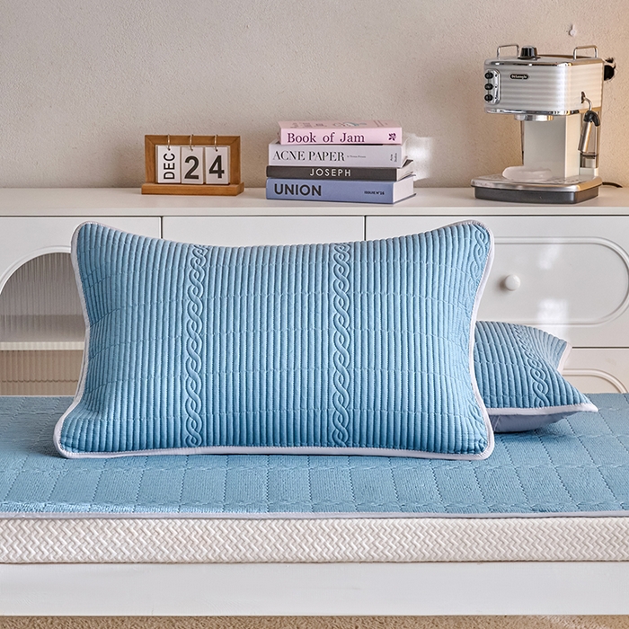 91家纺网 家纺一手货源 找家纺 X猫先生 2025新款全棉学生床盖纯色夹棉床单床护垫少女风撞色-糖果系列 糖果-天青蓝