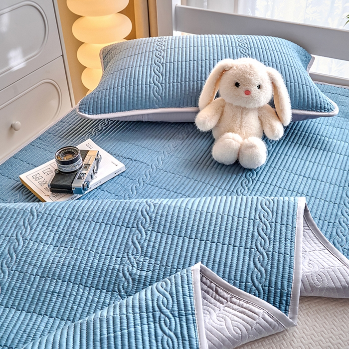 91家纺网 家纺一手货源 找家纺 X猫先生 2025新款全棉学生床盖纯色夹棉床单床护垫少女风撞色-糖果系列 糖果-天青蓝