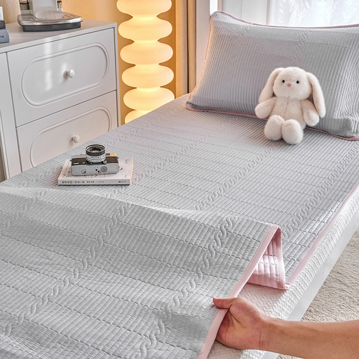 91家纺网 家纺一手货源 找家纺 X猫先生 2025新款全棉学生床盖纯色夹棉床单床护垫少女风撞色-糖果系列 糖果-梧桐灰