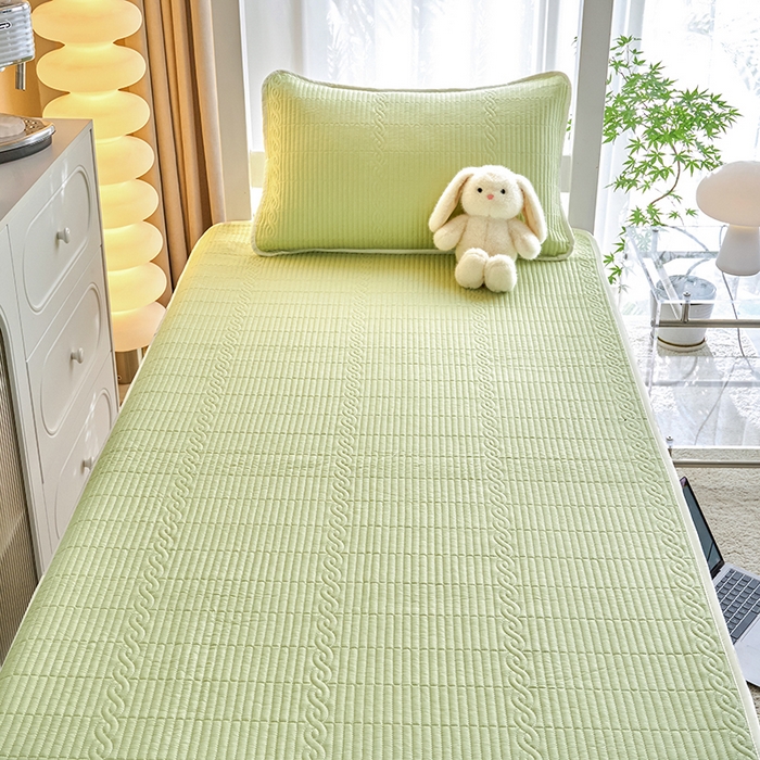 91家纺网 家纺一手货源 找家纺 X猫先生 2025新款全棉学生床盖纯色夹棉床单床护垫少女风撞色-糖果系列 糖果-嫩绿