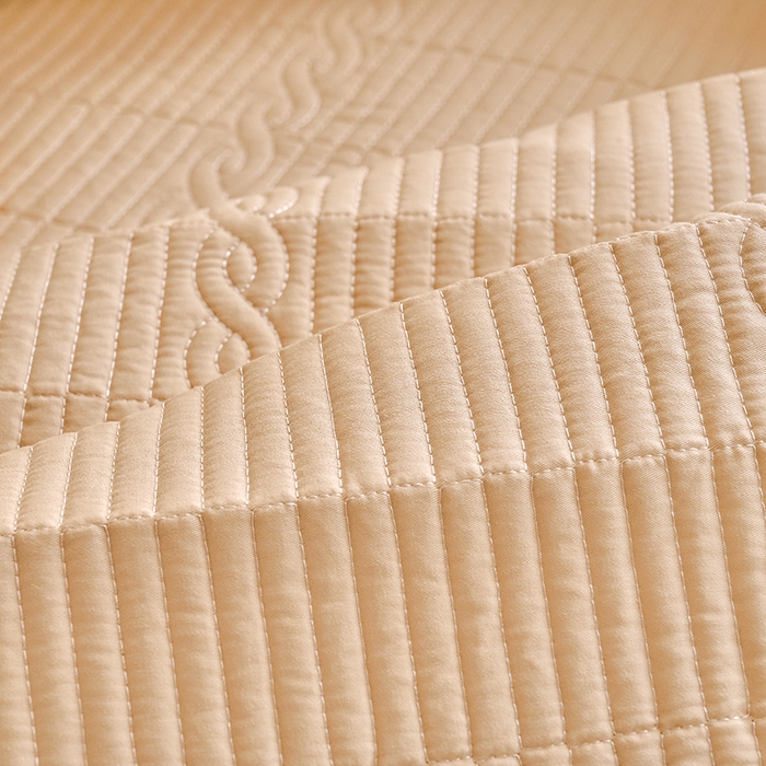 91家纺网 家纺一手货源 找家纺 X猫先生 2025新款全棉学生床盖纯色夹棉床单床护垫少女风撞色-糖果系列 糖果-奶茶