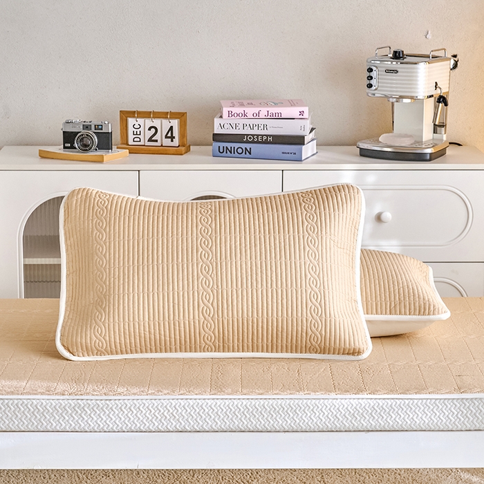 91家纺网 家纺一手货源 找家纺 X猫先生 2025新款全棉学生床盖纯色夹棉床单床护垫少女风撞色-糖果系列 糖果-奶茶