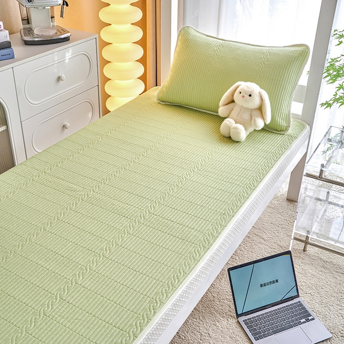 91家纺网 家纺一手货源 找家纺 X猫先生 2025新款全棉学生床盖纯色夹棉床单床护垫少女风撞色-糖果系列 糖果-嫩绿