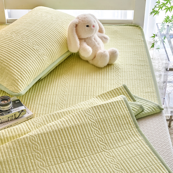 91家纺网 家纺一手货源 找家纺 X猫先生 2025新款全棉学生床盖纯色夹棉床单床护垫少女风撞色-糖果系列 糖果-月光黄