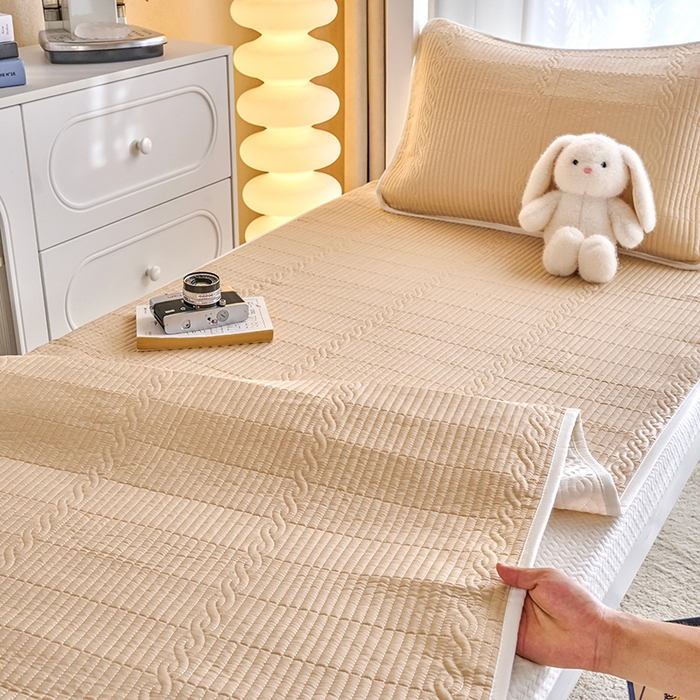 91家纺网 家纺一手货源 找家纺 X猫先生 2025新款全棉学生床盖纯色夹棉床单床护垫少女风撞色-糖果系列 糖果-奶茶