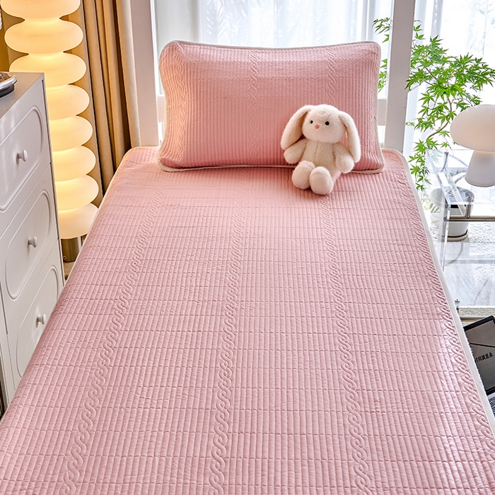 91家纺网 家纺一手货源 找家纺 X猫先生 2025新款全棉学生床盖纯色夹棉床单床护垫少女风撞色-糖果系列 糖果-水柿粉