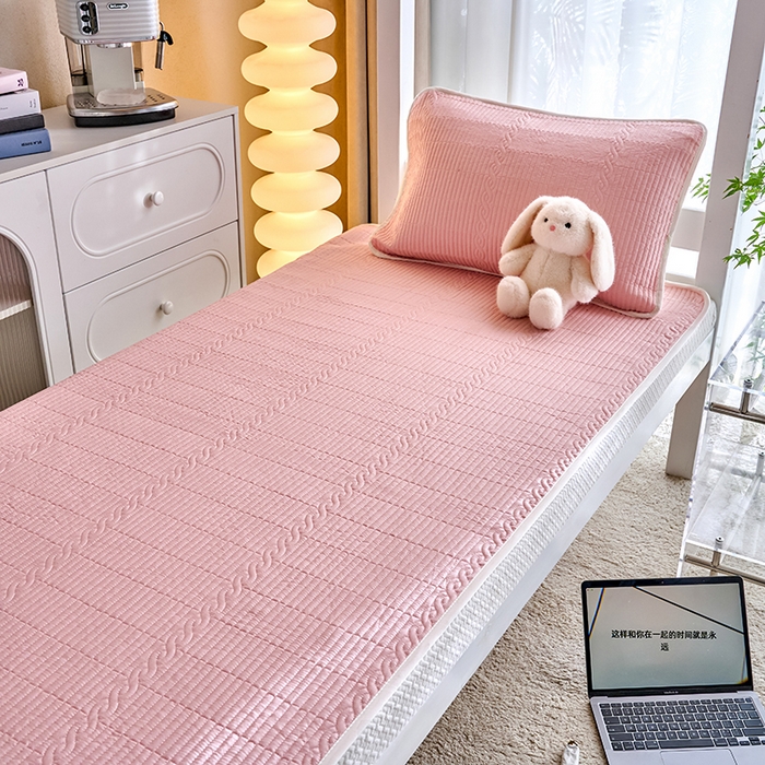 91家纺网 家纺一手货源 找家纺 X猫先生 2025新款全棉学生床盖纯色夹棉床单床护垫少女风撞色-糖果系列 糖果-水柿粉