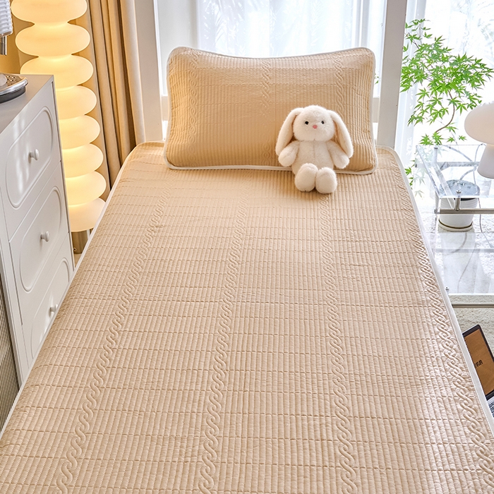 91家纺网 家纺一手货源 找家纺 X猫先生 2025新款全棉学生床盖纯色夹棉床单床护垫少女风撞色-糖果系列 糖果-奶茶